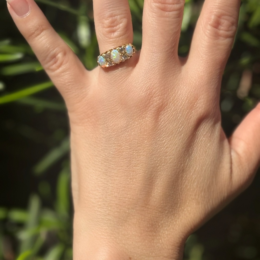 🔥 Victorian 18ct Gold Opal & Mine-Cut Diamond Ring Fiery 19th-Century Elegance - Picture 6 of 6
